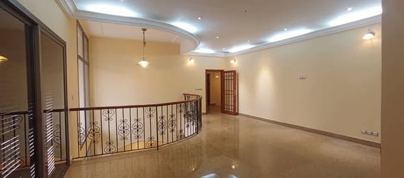 Duplex R+1 non meublé à louer à Bastos - Yaoundé