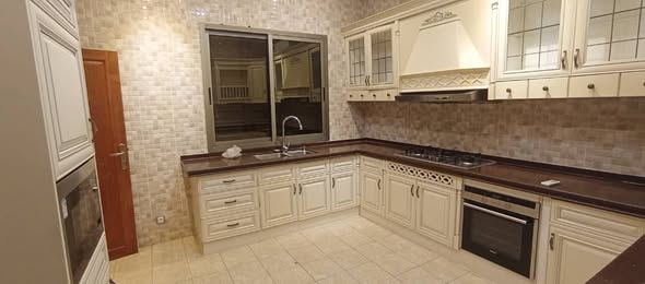 Duplex R+1 non meublé à louer à Bastos - Yaoundé