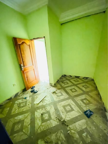 Studio moderne à Biyem-Assi