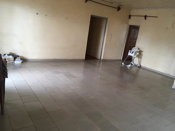 Villa à louer Essos - 3 chambres - 170 000 FCFA/mois