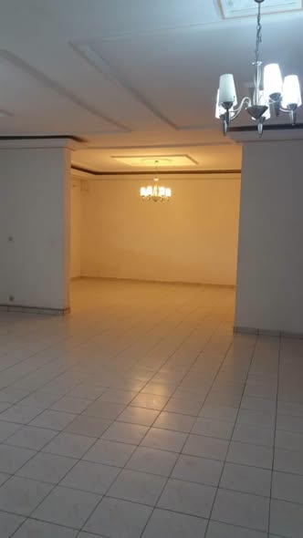 Villa 5 chambres à louer - Nkoleton, Yaoundé