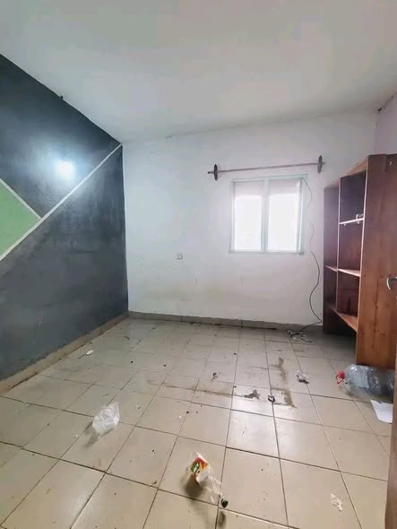 Chambre moderne à louer - Barrière, Yaoundé