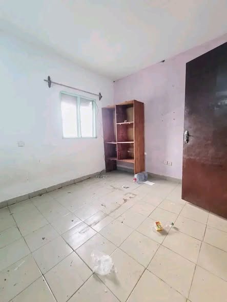 Chambre moderne à louer - Barrière, Yaoundé
