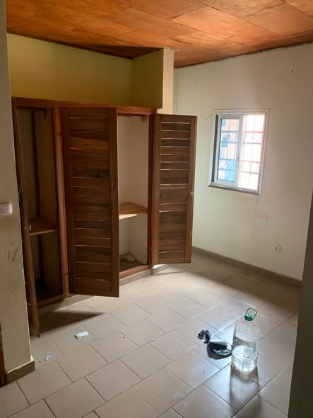 Grand appartement moderne 3 chambres - Biteng