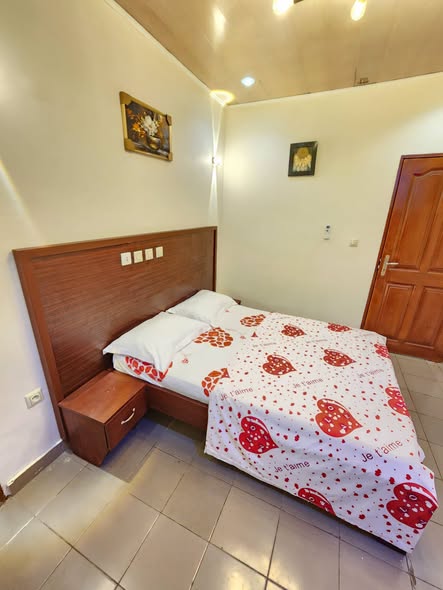 Studio meublé à Mvog-Mbi (Coron) – Yaoundé