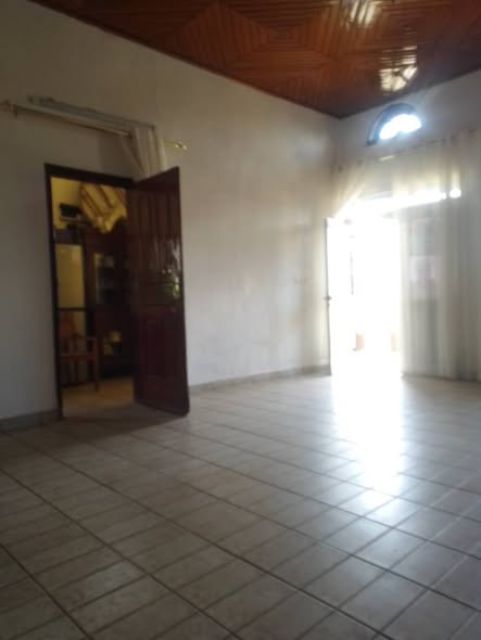 Villa 3 chambres à Deido Sonel