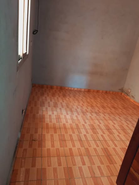 Chambre moderne à louer à Essos