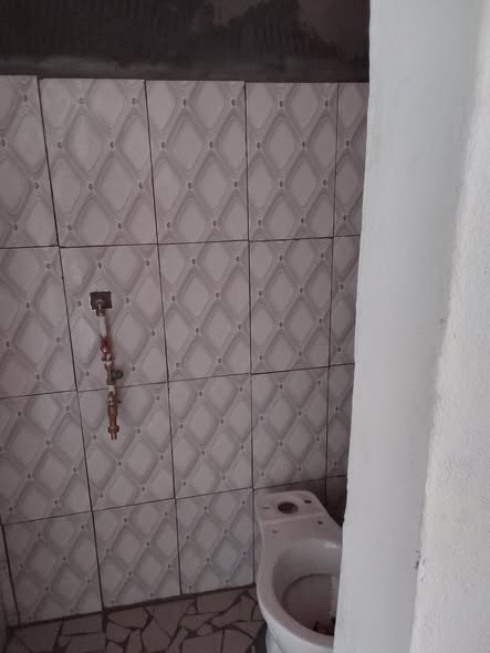 Chambre moderne à louer à Kondengui Carousel