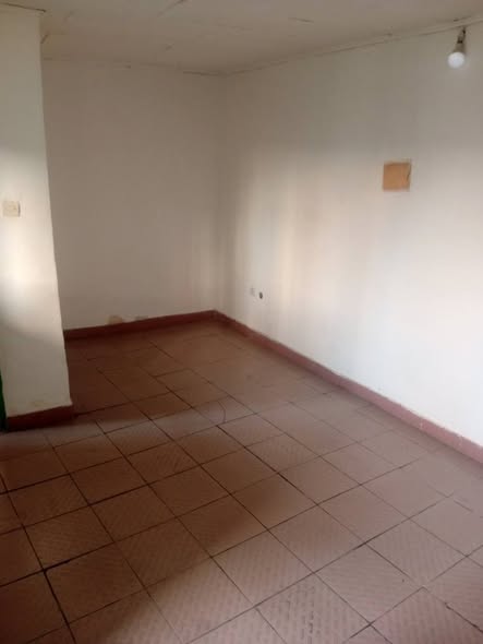 Studio moderne à louer à Ndogbong