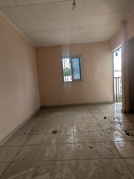 Chambre moderne 3 pièces à Logbessou