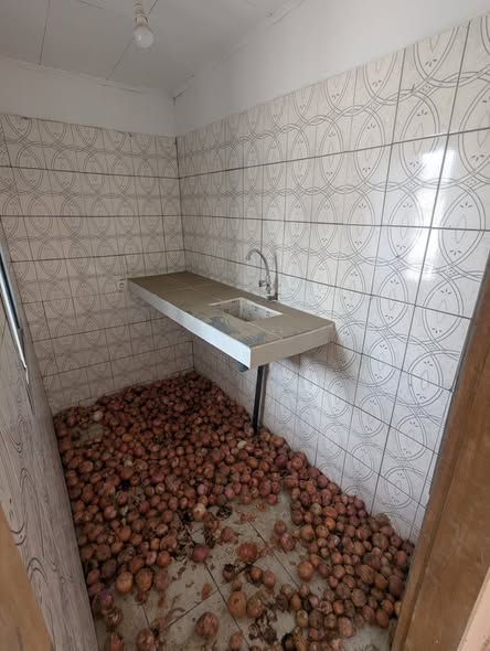 Chambre moderne 3 pièces à Logbessou