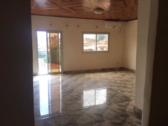 Appartement 3 chambres à louer - Essos, Yaoundé