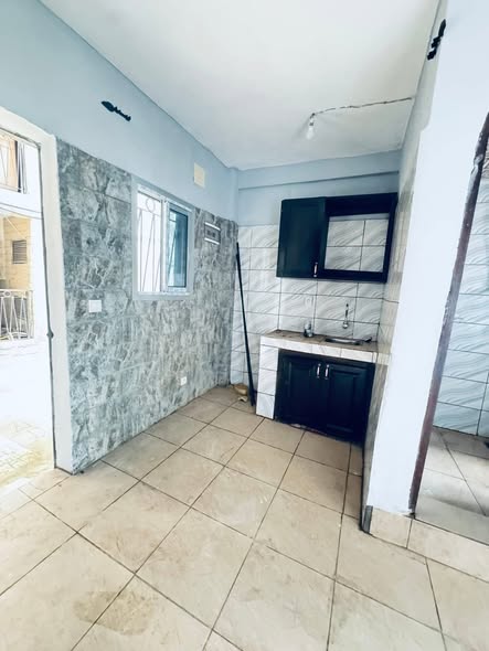 Chambre moderne à louer à Bonamoussadi