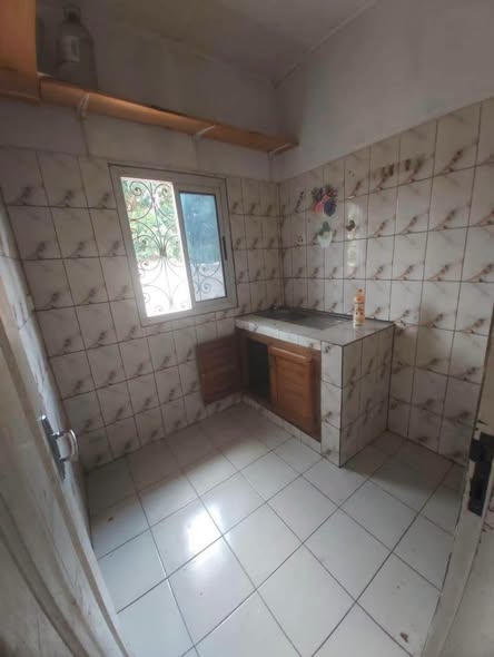 Studio moderne à Biyem-Assi